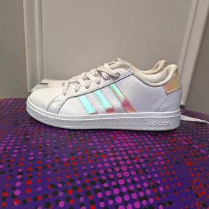 adidas Grand Court 2.0 Sneaker - Kids' sz 4